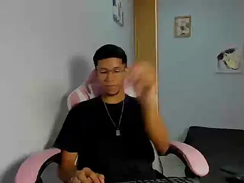 MaxVibe420 online show from October 7, 1:26 pm