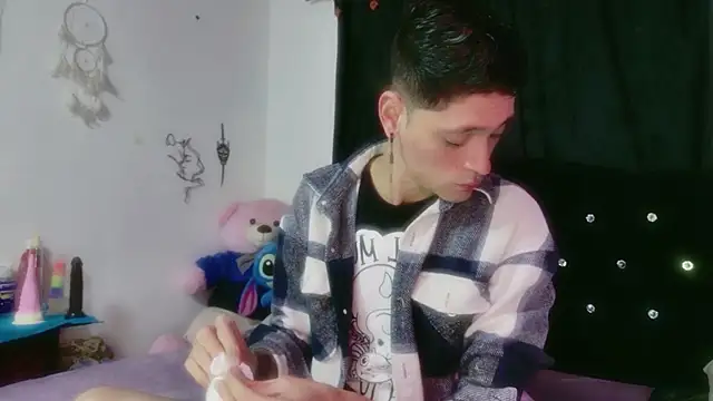 Tyler cat online show from February 2, 2:47 pm