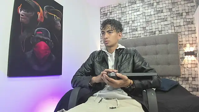 Ethan Brown0 online show from October 6, 11:48 am