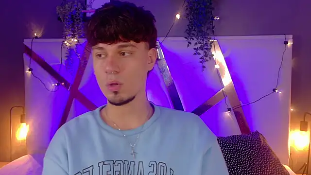 LiamThunder05  online show from November 20, 3:28 am