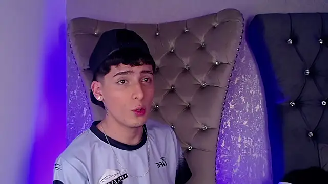 MateoMitchell online show from November 6, 4:48 am