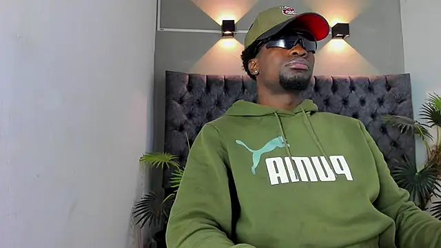 COMPTON 01 online show from November 18, 3:43 am