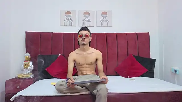 Timothe Evans online show from October 9, 9:09 pm