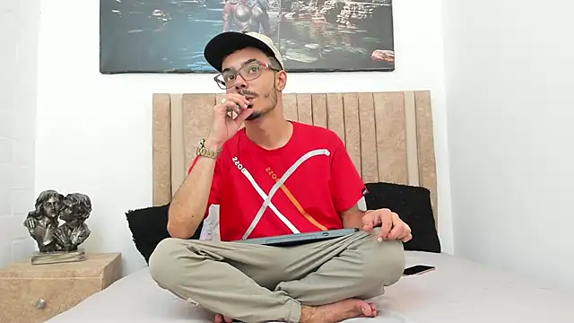 Timothe Evans online show from November 1, 8:35 pm