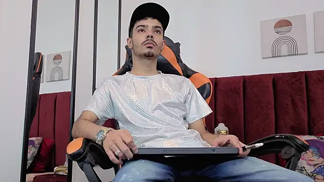 Timothe Evans online show from October 14, 9:11 pm