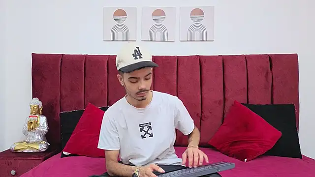 Timothe Evans online show from October 8, 9:08 pm