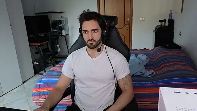 Al3xox02 online show from February 28, 1:10 pm