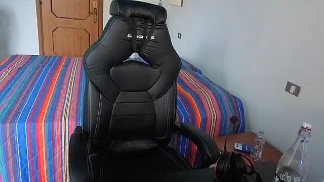 Al3xox02 online show from April 2, 2:03 pm