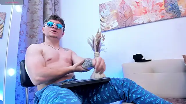 Leoo Miller online show from October 30, 9:38 pm