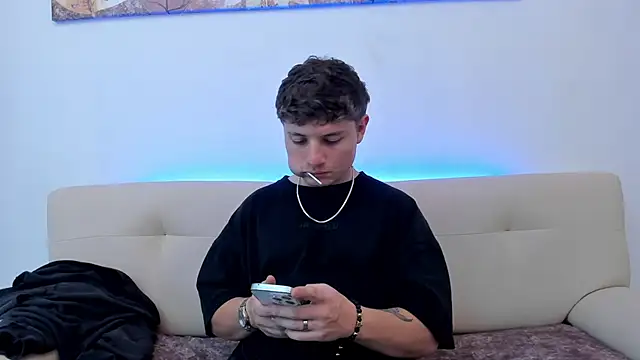 Leoo Miller online show from October 20, 9:08 pm