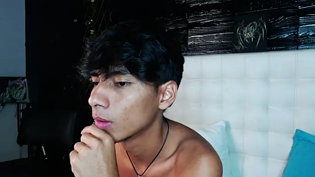 tyler wolf1  online show from October 23, 12:52 pm