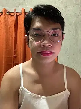 selesxtian online show from October 8, 1:59 pm