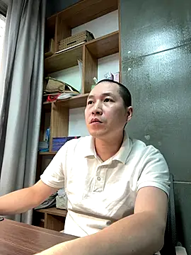 yichengm online show from October 20, 8:07 am