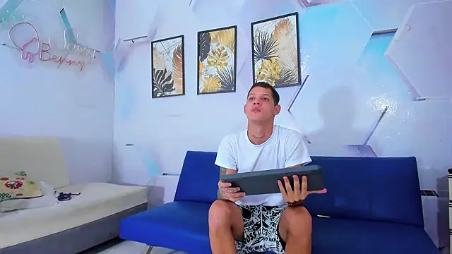 Justin rain online show from November 20, 10:19 pm