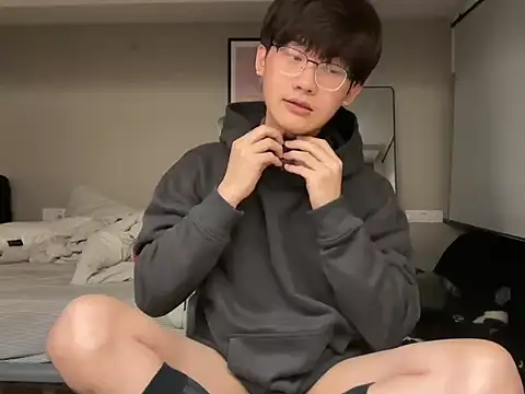 iambennet online show from December 2, 12:30 pm