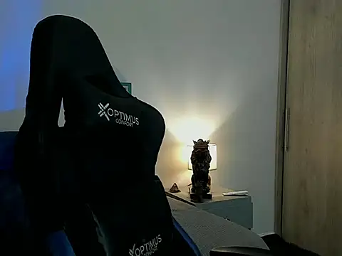 Dave-Max01 online show from November 4, 12:22 am