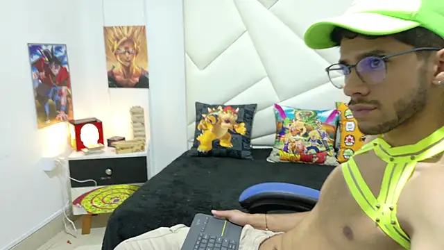 ALANVILLA LOBO online show from October 9, 12:54 pm