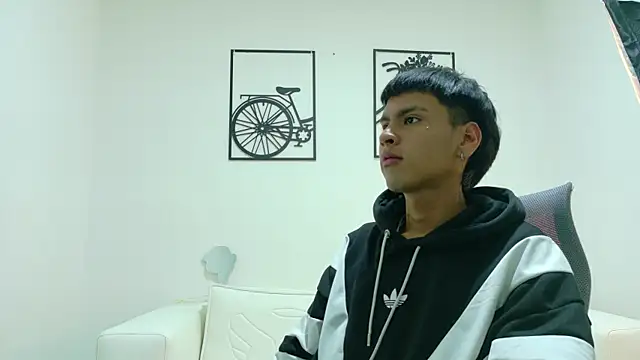 SEBAS LOVER  online show from October 28, 8:11 pm