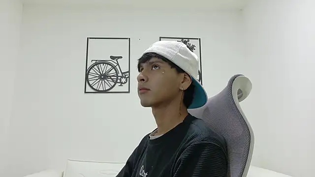 SEBAS LOVER  online show from October 14, 9:11 pm