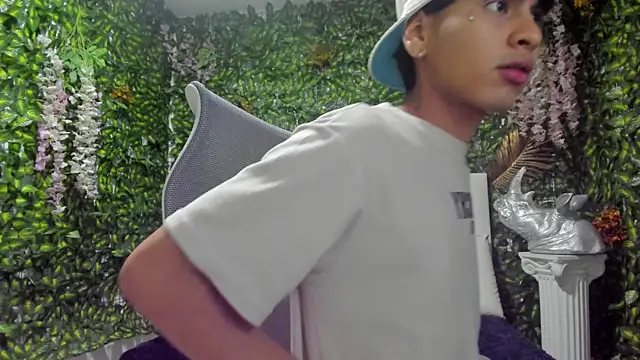 SEBAS LOVER  online show from October 17, 9:30 pm