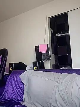 SLIM-BONEZ-N-HARMONY online show from February 10, 5:17 pm