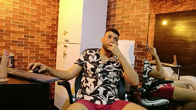 onlymen2025 online show from October 21, 9:17 pm