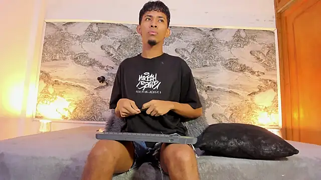 Ethan thouse online show from October 15, 3:03 am