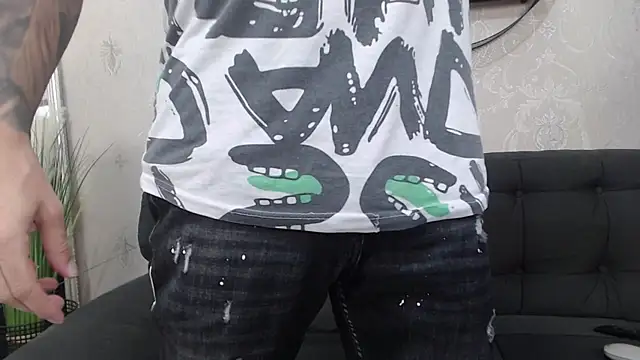 RyanVibe online show from December 3, 3:07 pm