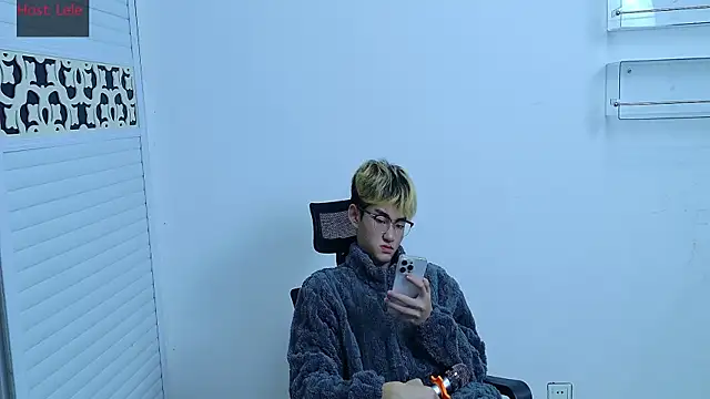 sexyboy-lele online show from October 14, 12:34 pm