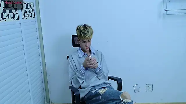 sexyboy-lele online show from October 17, 12:53 pm