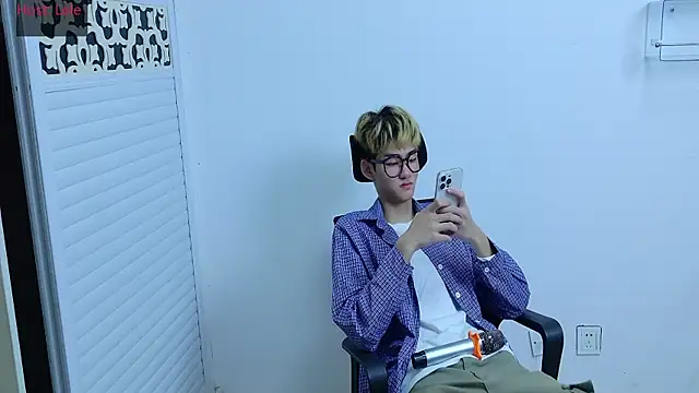 sexyboy-lele online show from October 12, 12:10 pm