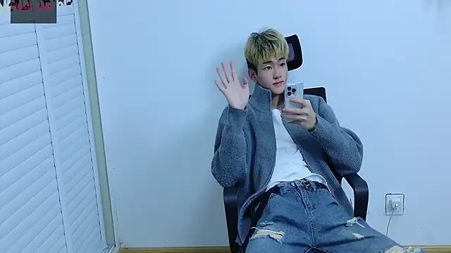 sexyboy-lele online show from October 16, 12:46 pm