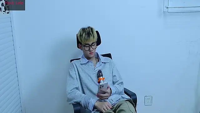 sexyboy-lele online show from October 13, 12:11 pm