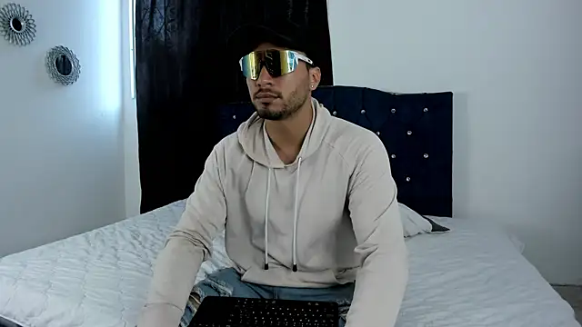 LoganRyder online show from November 24, 12:06 pm