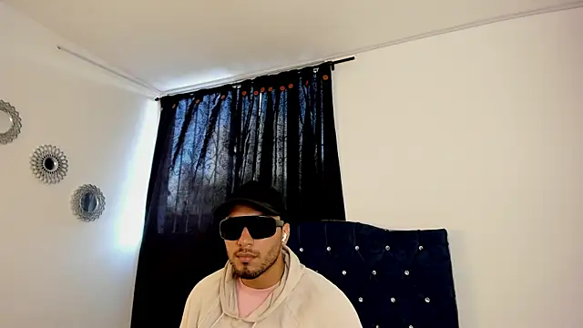 LoganRyder online show from November 6, 12:41 pm