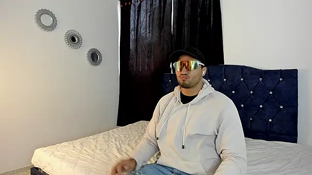 LoganRyder online show from November 3, 12:09 pm