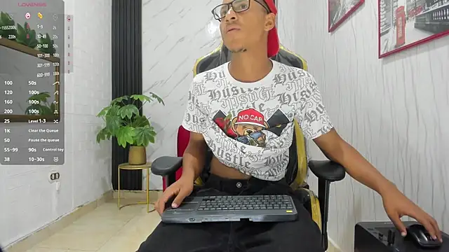 Yeps pluss online show from November 5, 9:39 pm