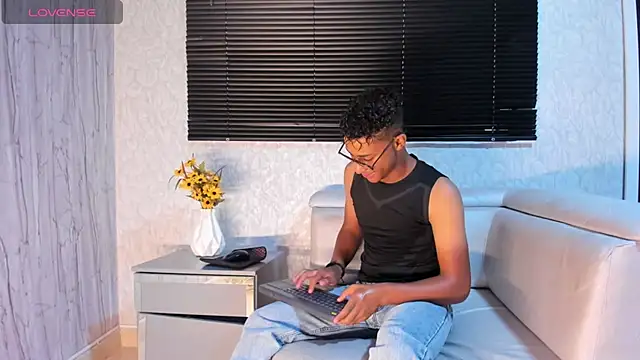 Yeps pluss online show from October 17, 8:24 pm