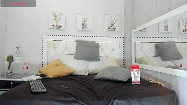 Yeps pluss online show from November 12, 8:57 pm