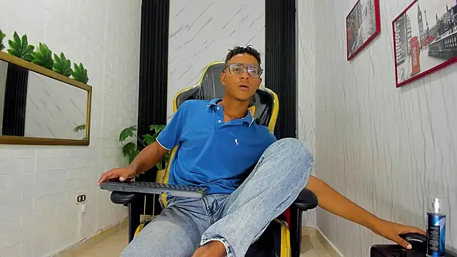 Yeps pluss online show from October 25, 9:38 pm