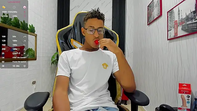 Yeps pluss online show from October 31, 8:34 pm