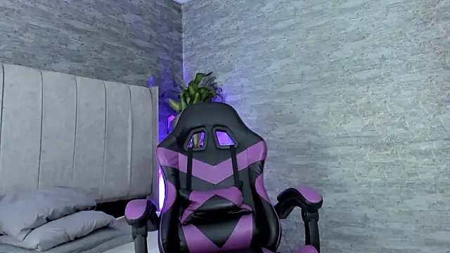 jhojan foxxx  online show from November 16, 8:55 pm