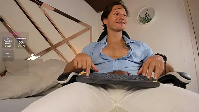 Justin valverde online show from February 3, 7:52 pm