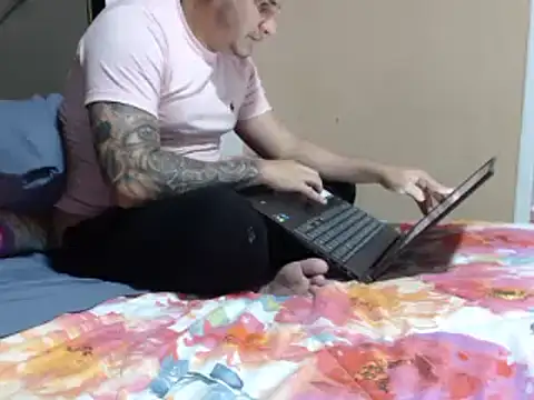 guyperverted online show from October 14, 1:56 am