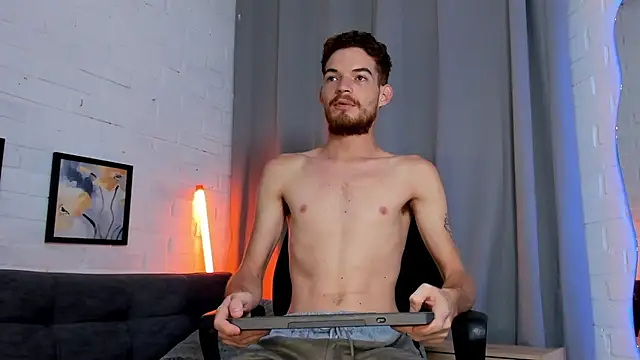 MATEO HUNTER online show from October 18, 1:16 pm