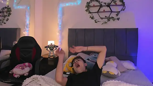 JustinCastiblanco online show from January 15, 11:36 am