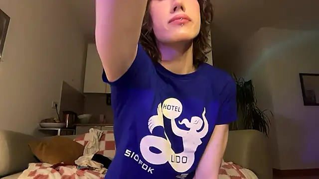 kira yoshika9e online show from April 17, 7:49 pm