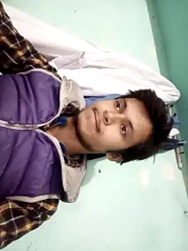 maxmishra18 online show from November 17, 1:25 pm