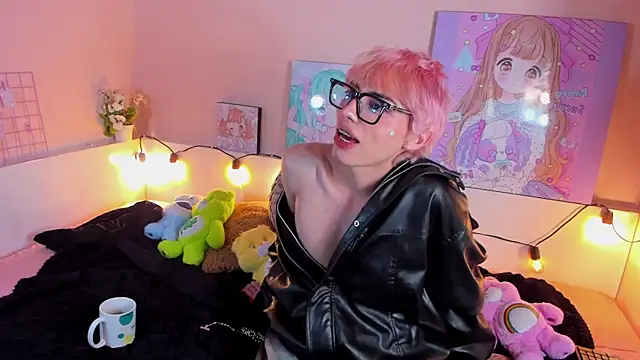 Strawberry Kitty  online show from October 25, 4:03 am