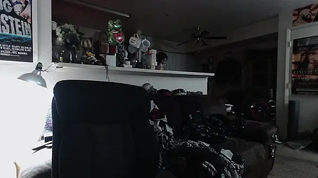 biggerisbetter12 online show from March 3, 11:28 am